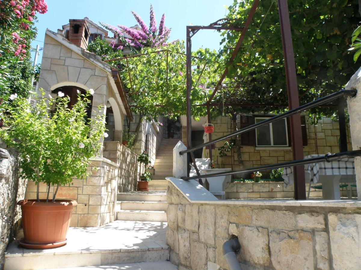 Apartamento Sunset By The Sea Splitska Exterior foto