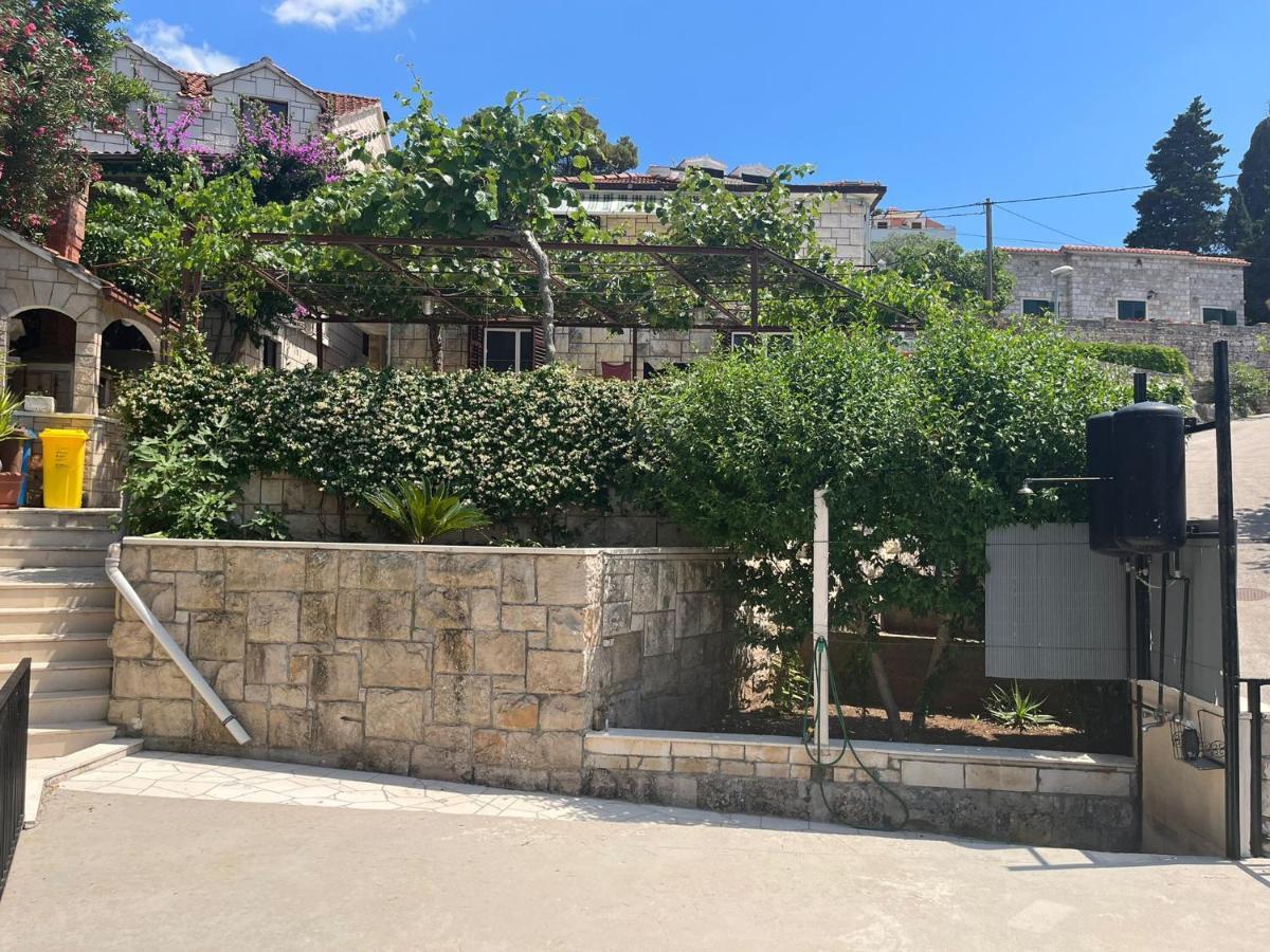 Apartamento Sunset By The Sea Splitska Exterior foto