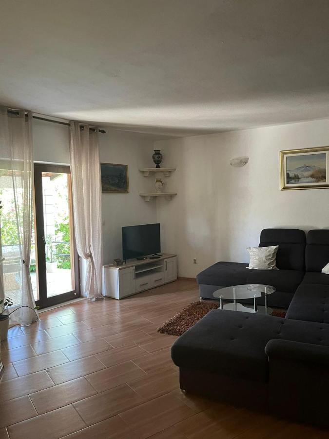 Apartamento Sunset By The Sea Splitska Exterior foto