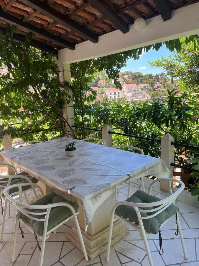 Apartamento Sunset By The Sea Splitska Exterior foto